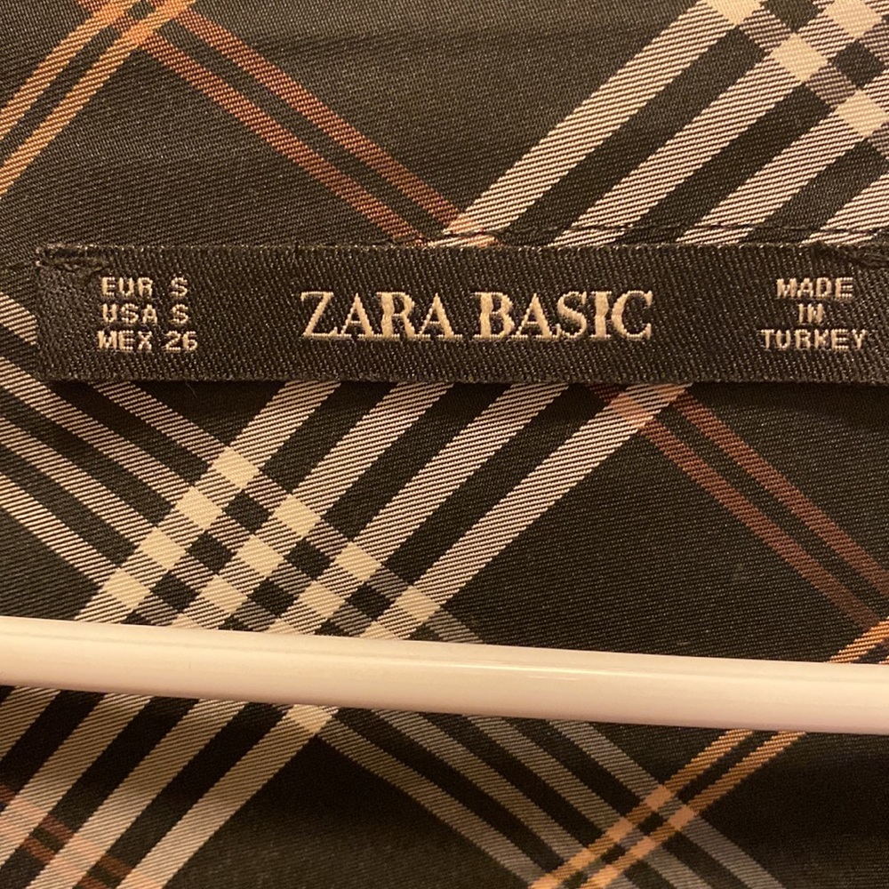 Zara - Picture 2 of 2